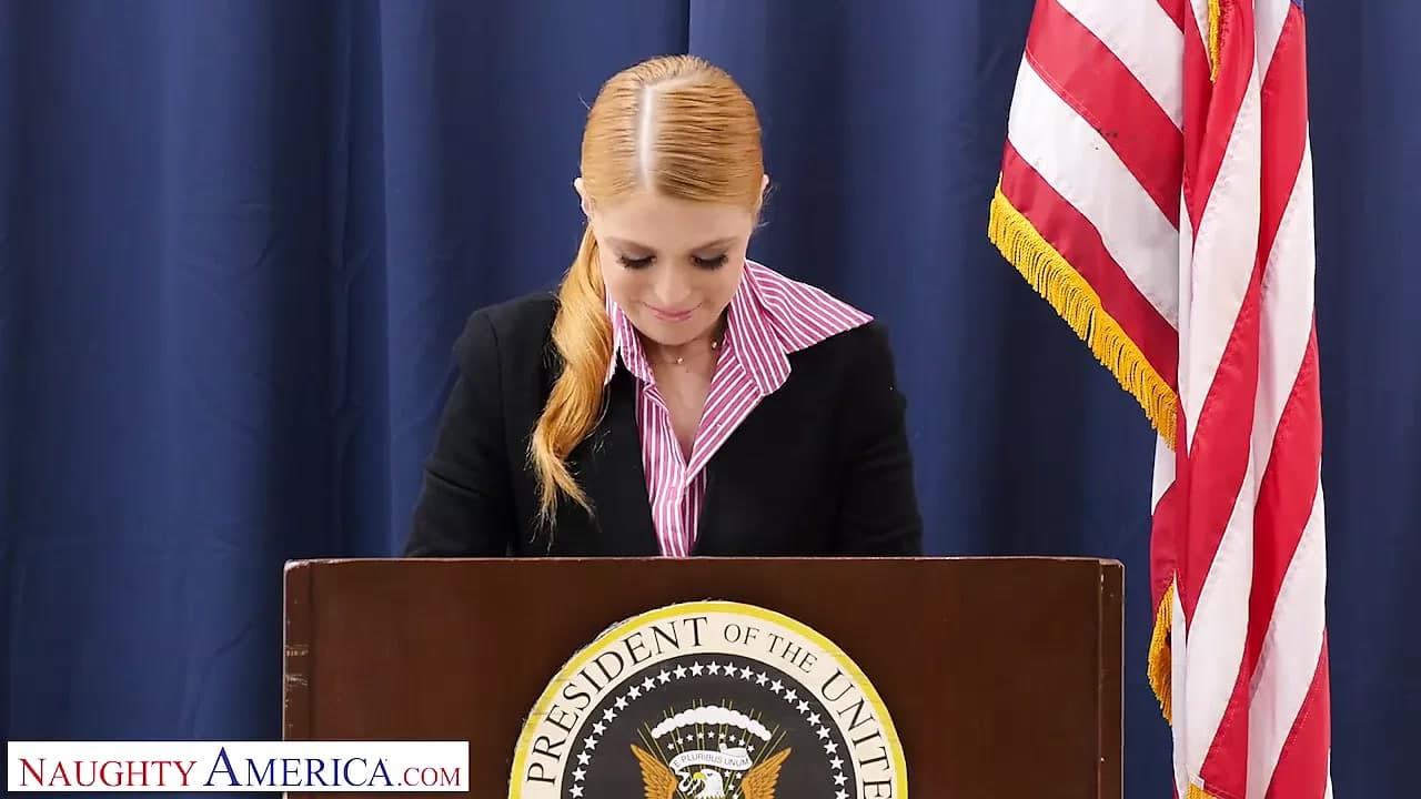 Yaramaz Amerika - penny pax stajyerini sikikleri