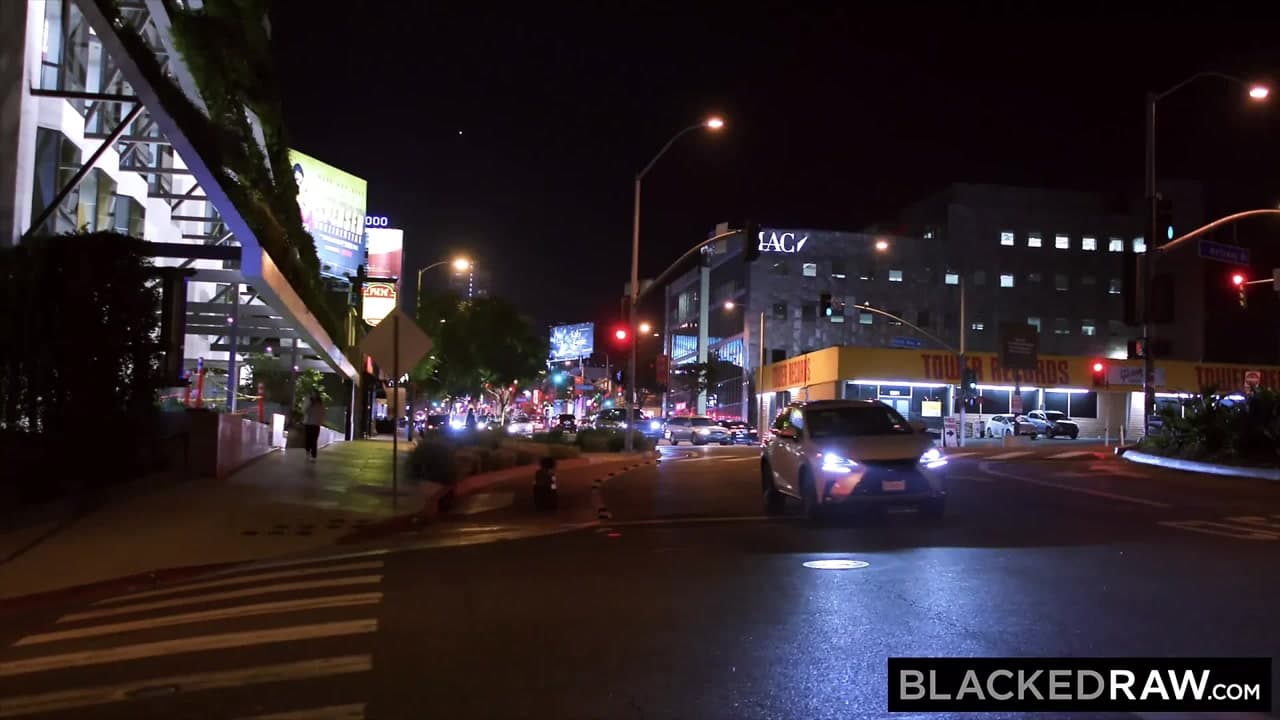 Blackedraw - daha büyük bbc için sinsi sinsi milf