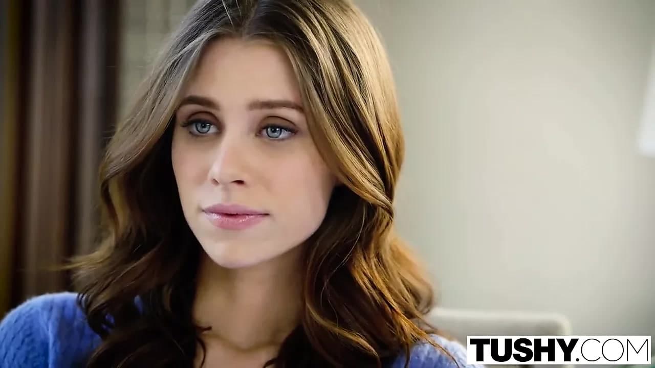 Tushy - kolej kız anya olsen için ilk anal