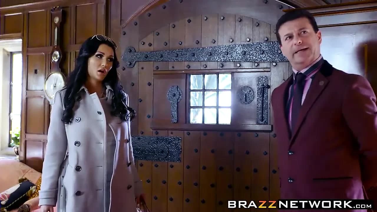 Dik butler sikikleri mükemmel busty bebek