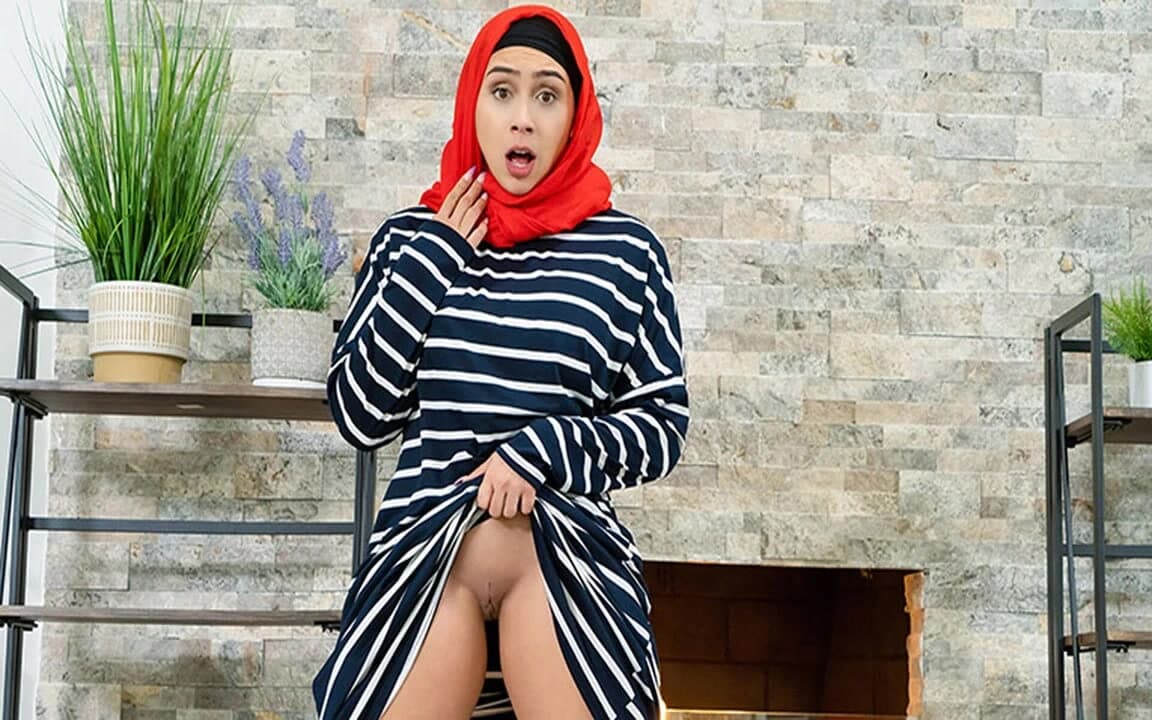 Üvey annemi aldatırken yakaladım ve şimdi o büyük sulu vurmama izin veriyor - ücretsiz film tam