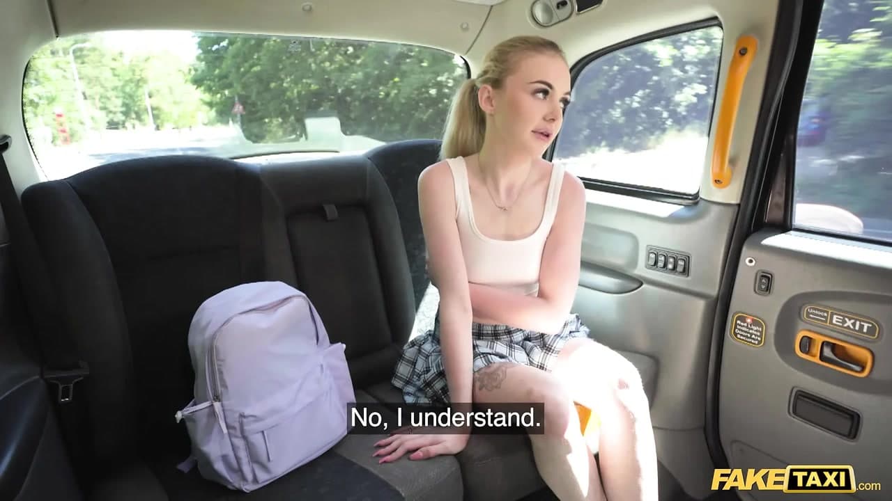 Fake taxi - tatlı minyon bebek büyük yarağımı asla unutmayacak