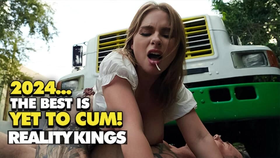 Brandy Renee çekici kamyon sürücüsünün yarağını yutarak onu arabasını geri vermeye ikna ediyor - reality kings