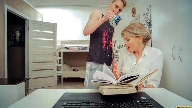 Tutor4k. adam kameraları kurdu ve haklıydı çünkü yardım ettiler