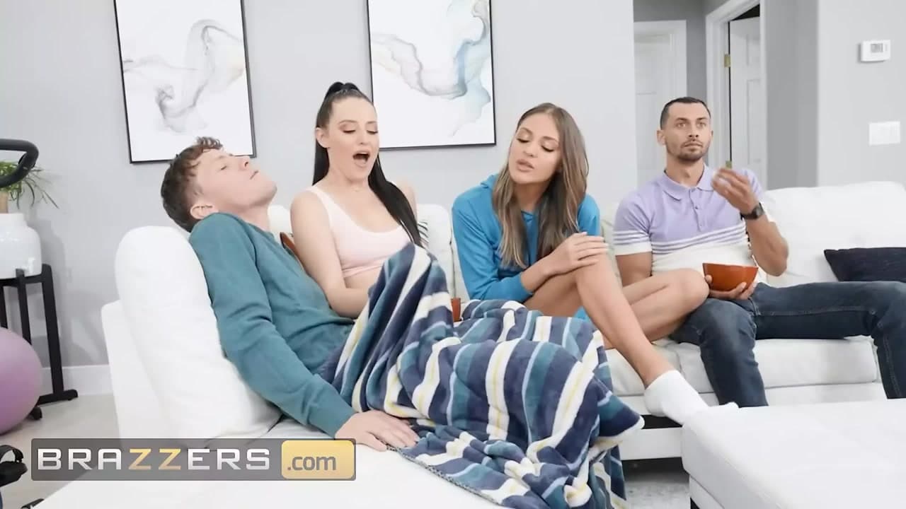 Brazzers - aubree valentine ve gizelle blanco üçlü seks erkek arkadaşlarını tek tek paylaştıkları için daha eğlenceli olduklarına karar verdi