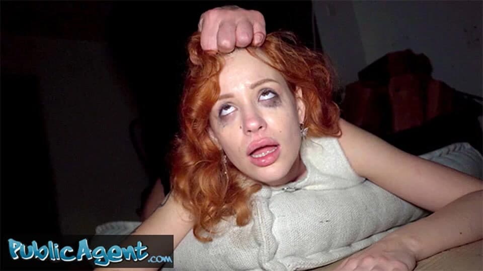 Public Agent Ginger saçlı bebek yarağımın her yerine fışkırtıyor