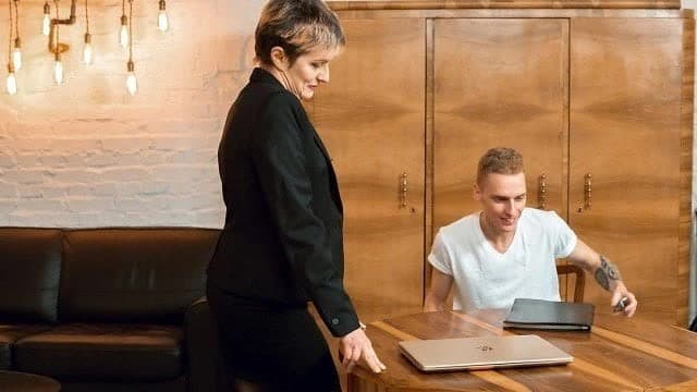 Tutor4k. sarkık snatch öğrenciler sert horoz ile doldurulur