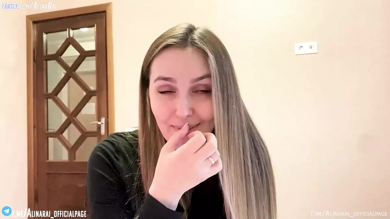 Böyle şişman bir analdan sonra, güzel bir üvey anne kesinlikle hamile kalır.
