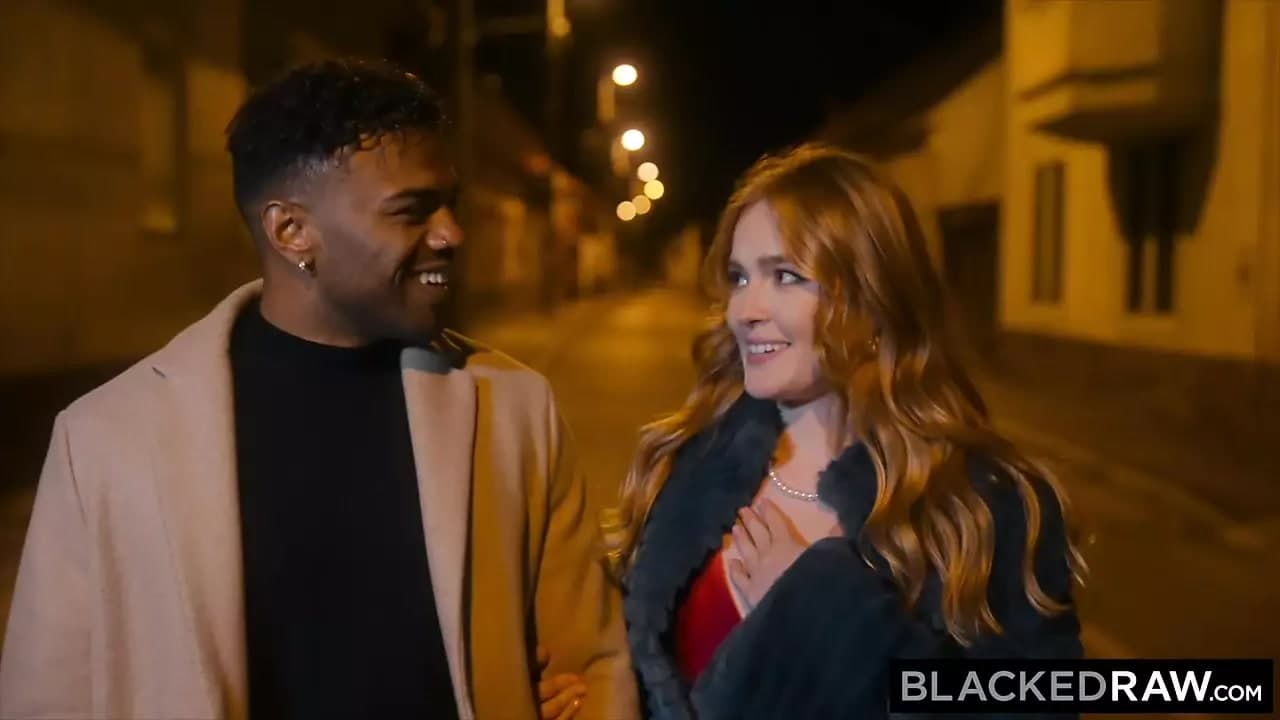 Blackedraw doyumsuz kızıl saçlı jia büyük zenci ve anal seksi seviyor
