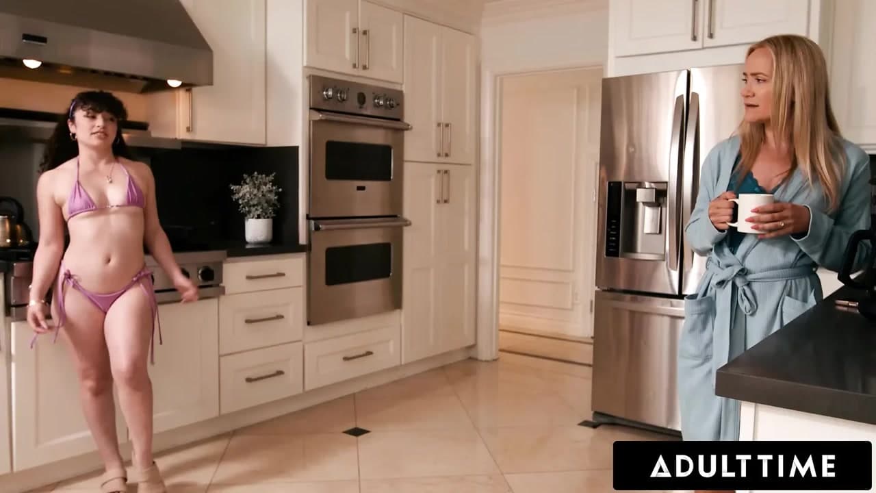 ADULT TIME - yaramaz pixie smalls arzulu üvey babası onu azdırmaya devam ediyor ve sinsi tutkulu seks yapıyor
