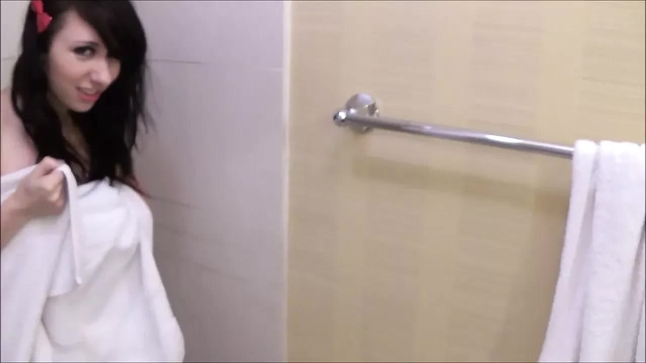 Üvey kardeş üvey kardeşi ve üvey kuzeni yakalar - aile terapisi