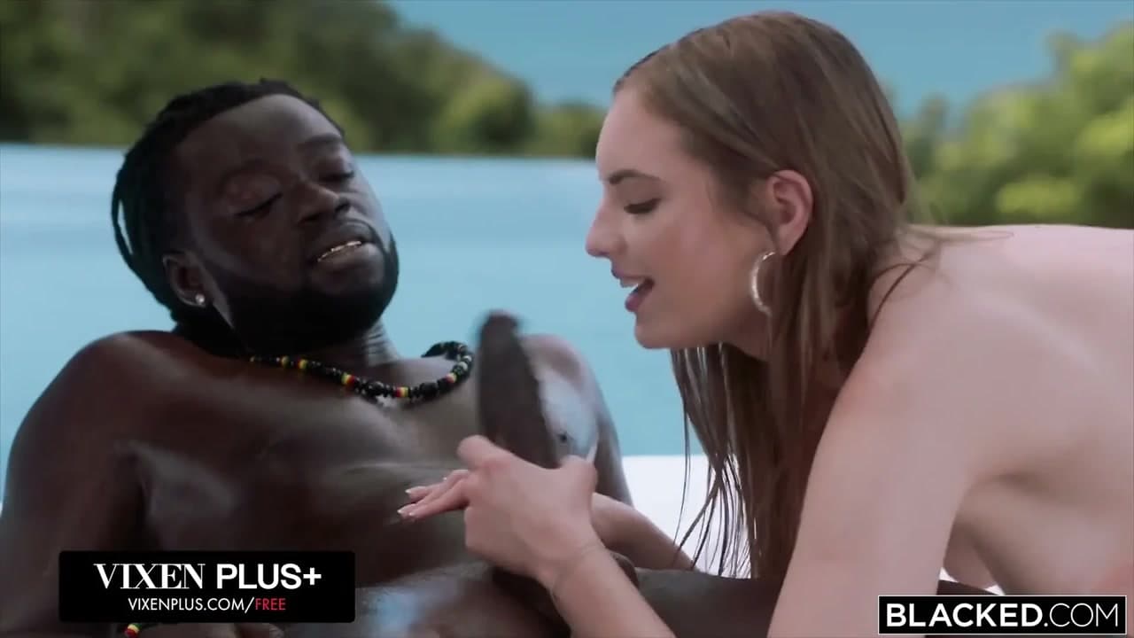 Evlenmeden önce son bir büyük zenci yarağıyla sikiliyor