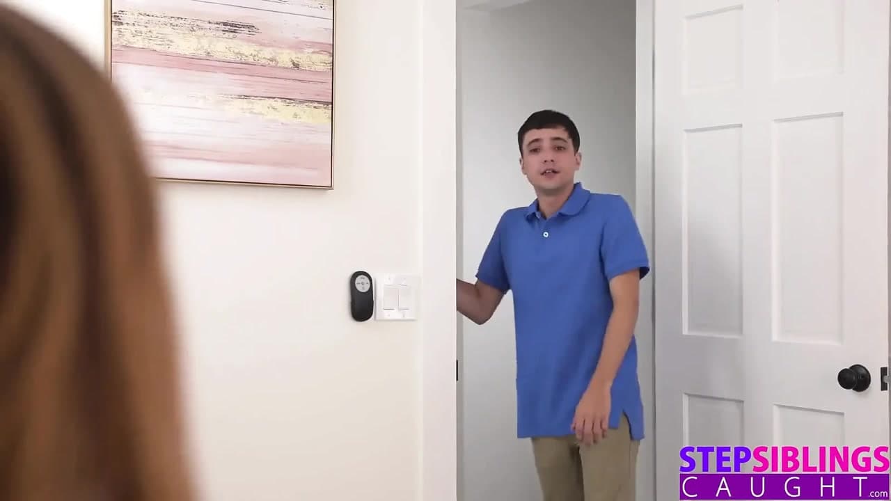 Üvey kız kardeş yarağı özlüyor