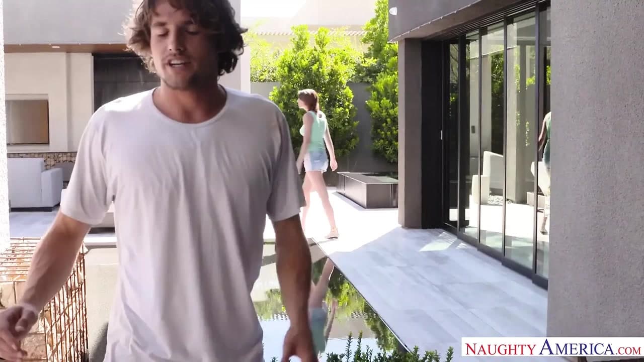 Cece capella arkadaşımın ateşli kızı ve açık havada sikişmeyi seviyor!