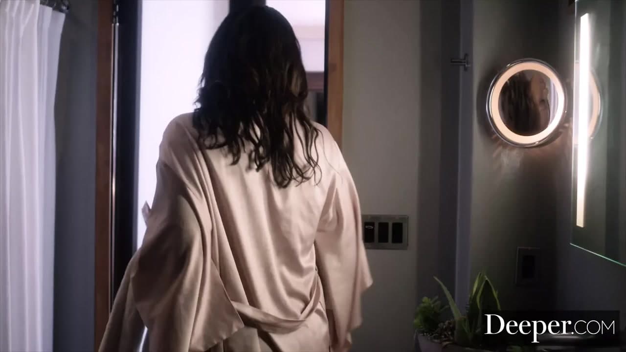 Daha derin. seksi halle eski erkek arkadaşının sert horoz karşı koyamaz